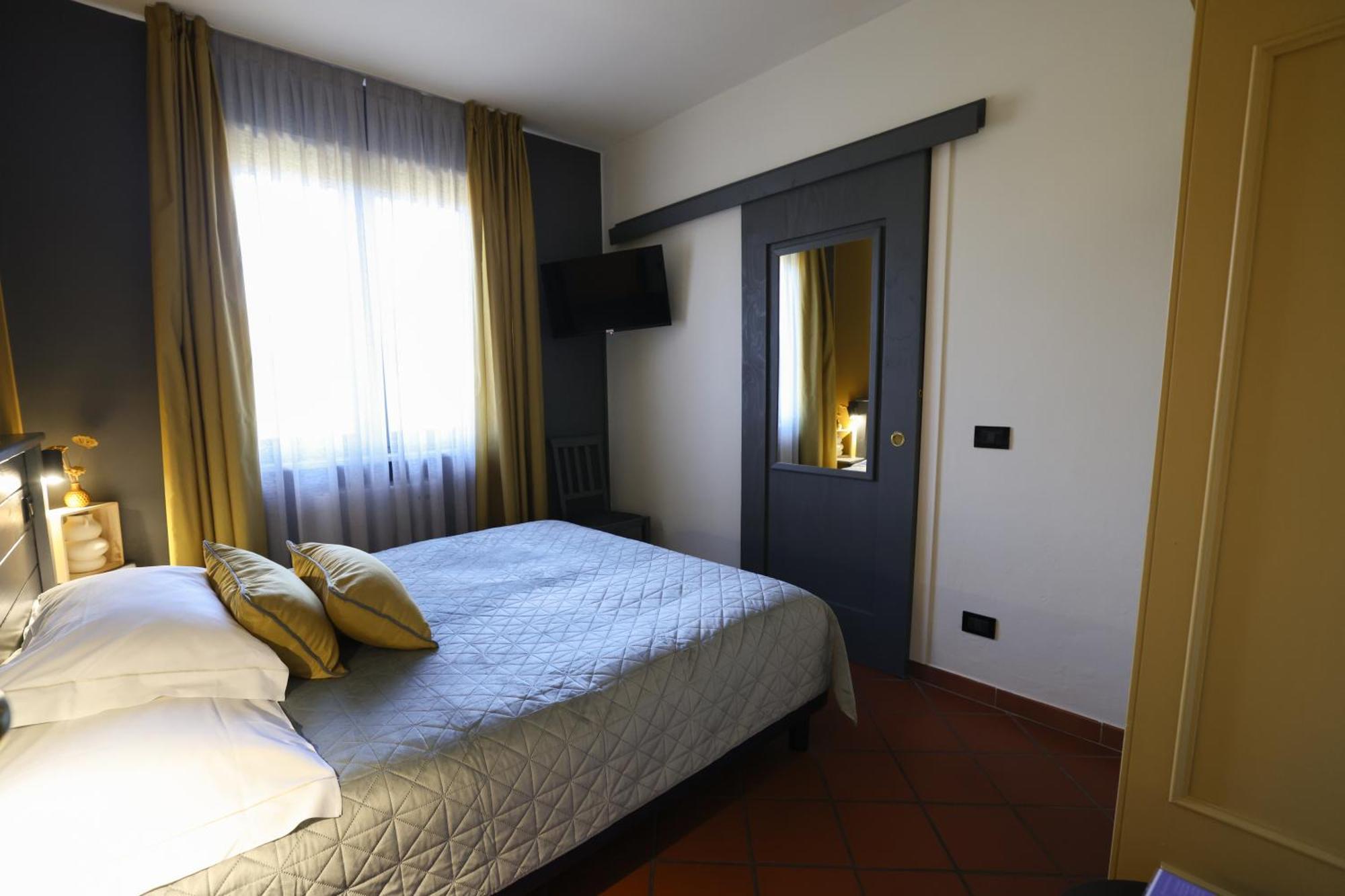 Hotel Florence Manerba del Garda Kültér fotó