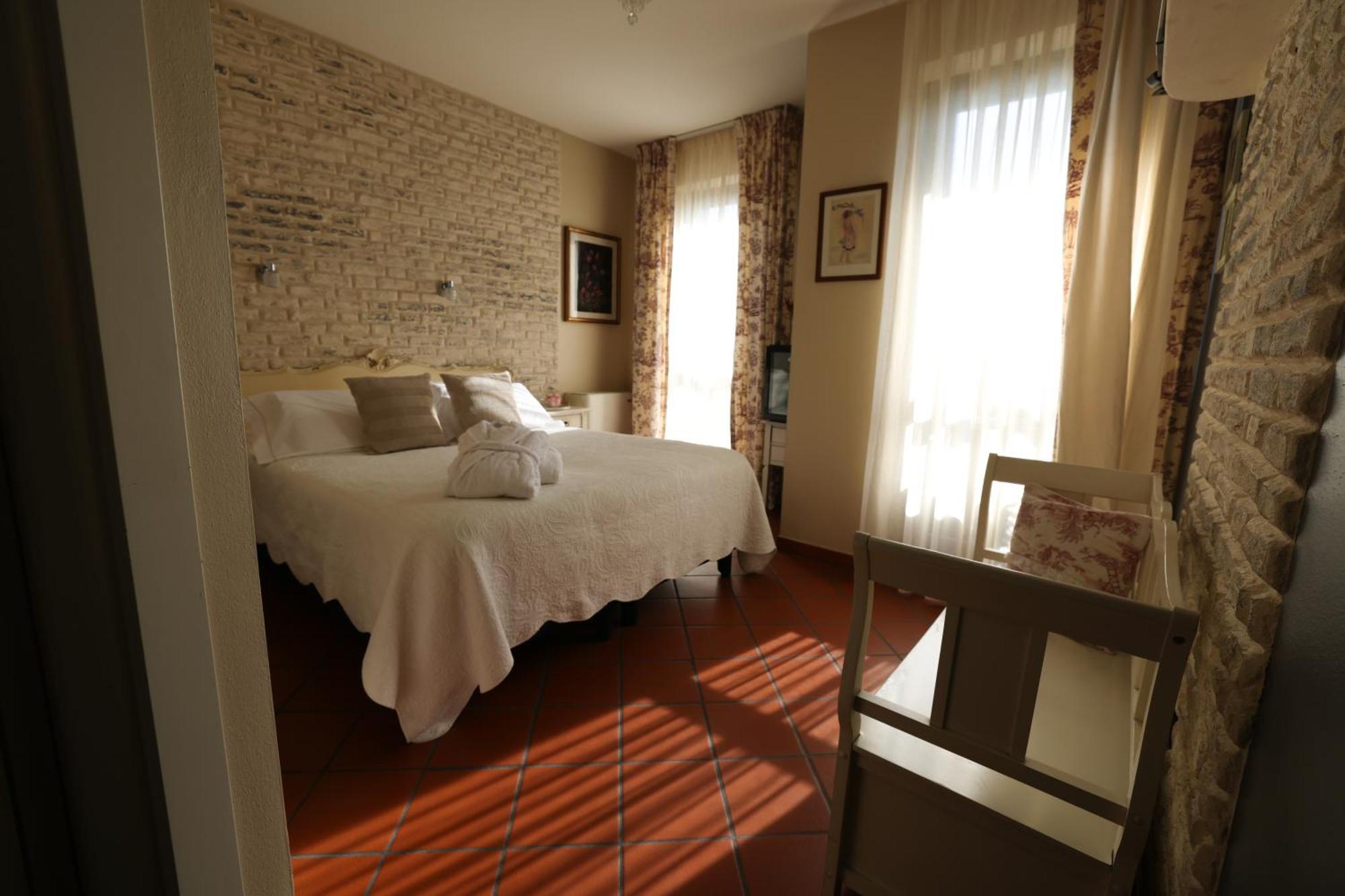 Hotel Florence Manerba del Garda Kültér fotó