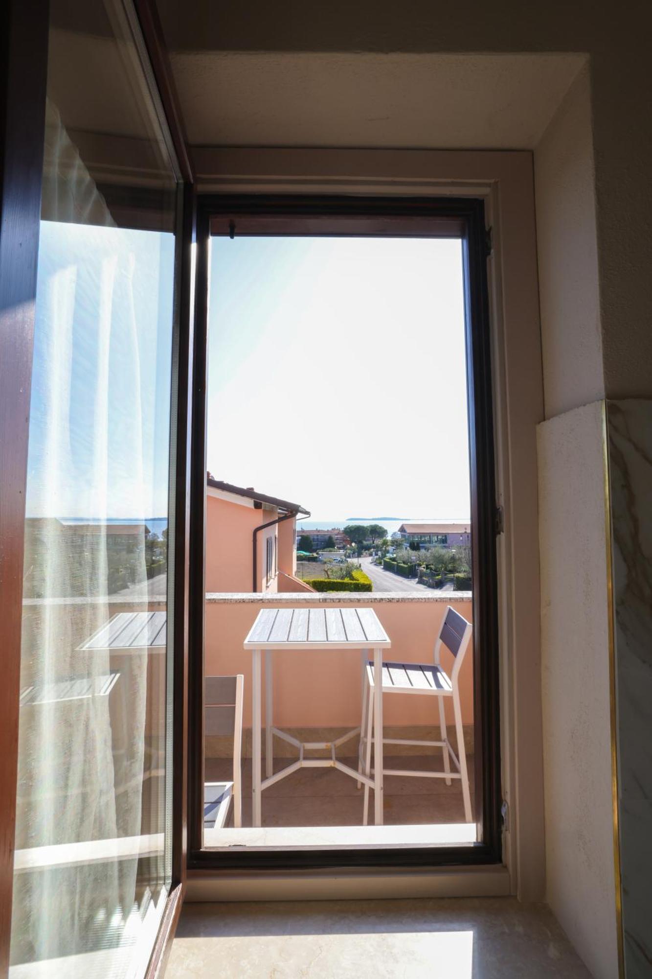 Hotel Florence Manerba del Garda Szoba fotó