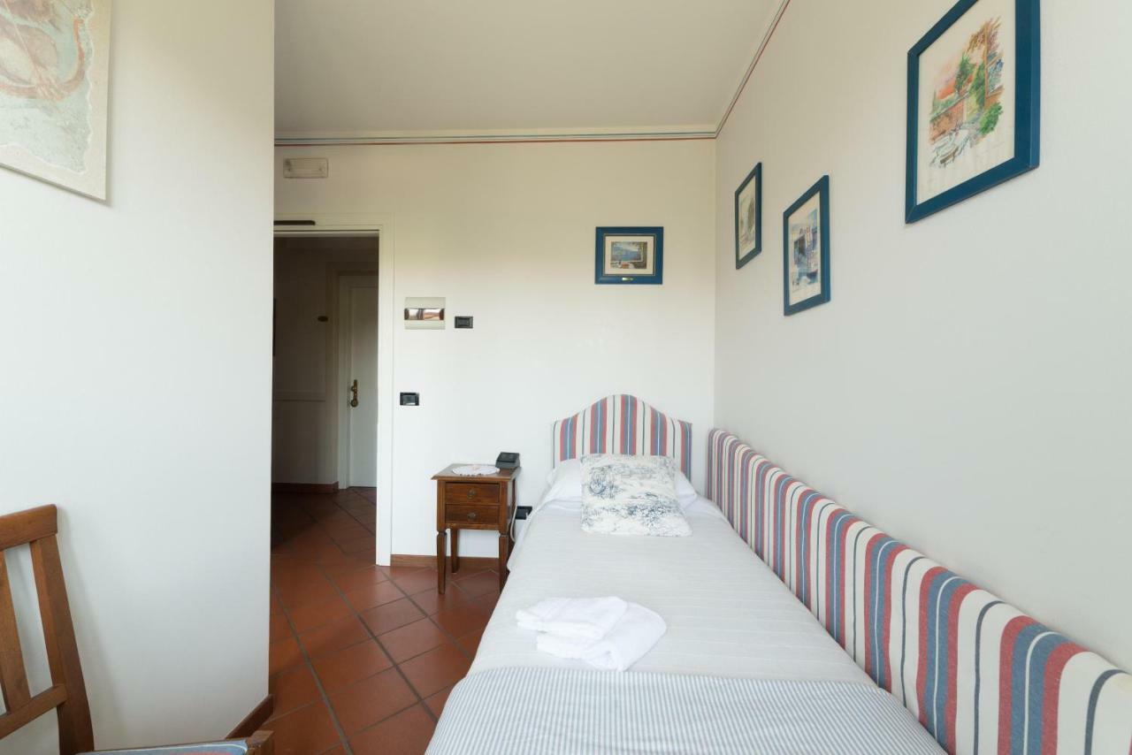 Hotel Florence Manerba del Garda Kültér fotó